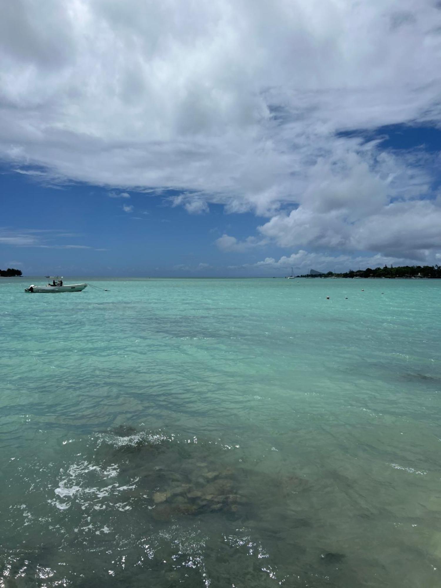 Joy Home Pointe Aux Biches Bagian luar foto